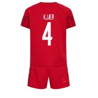 Camiseta Dinamarca Simon Kjaer #4 Primera Equipación Replica Mundial 2022 para niños mangas cortas (+ Pantalones cortos)